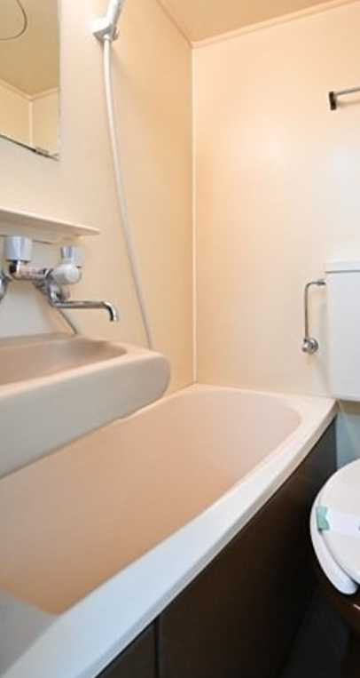 メトリブ三軒茶屋　敷金0礼金0　ネット無料　学生おすすめの浴室