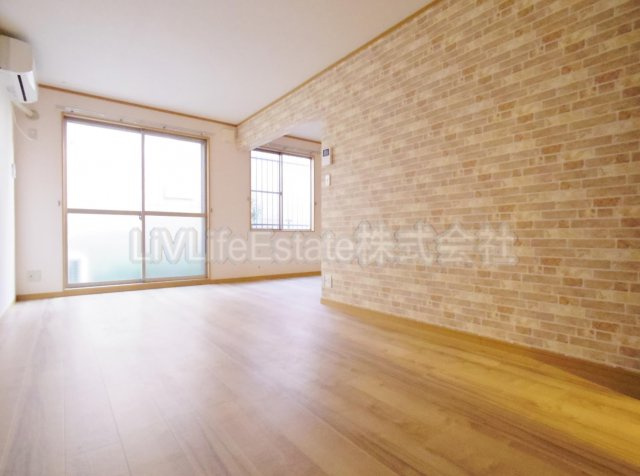 コンフォートテラス　Ｃの居間・リビング