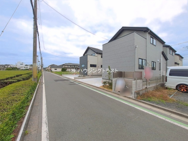 仲介手数料無料　LIGARE　所沢市東狭山ケ丘7期　全５棟　の前面道路含む現地写真
