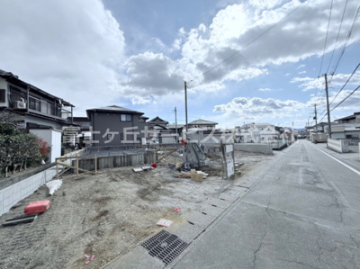 【外観】 | 富士宮市北町 2期 新築一戸建て 1号棟 | 現在建築中の外観画像です。ご内覧は同じメーカーの完成物件へご案内いたしますので、いつでもご相談ください！