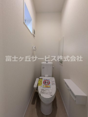 【トイレ】 | 富士宮市北町 2期 新築一戸建て 1号棟 | １階のトイレです