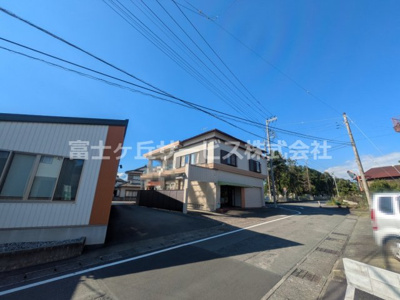 【前面道路含む現地写真】 | 富士宮市北町 2期 新築一戸建て 1号棟 | 前面道路含む現地写真です