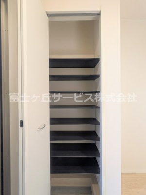 【収納】 | 富士宮市北町 2期 新築一戸建て 1号棟 | 玄関収納です