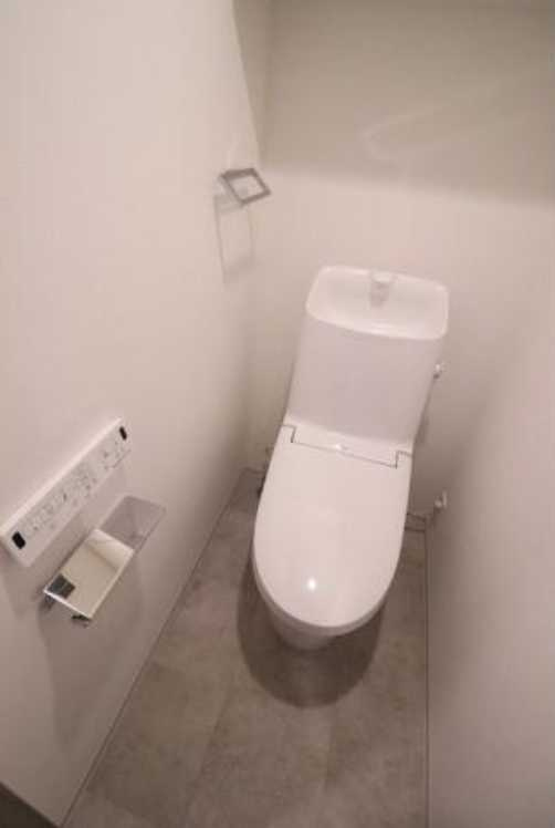 ベルファース駒沢三丁目　礼金0　フリーレント2か月　築浅のトイレ