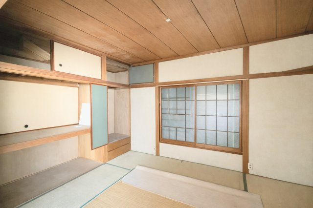 【和室】 | ◆中区花咲町2丁目　中古戸建◆ | ◆子どものスタディ空間として、あるいは書斎やホビールームとして生活スタイルに合わせて使えるプライベートルーム。居心地のいい落ち着いたインテリアが似合います。