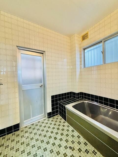 毛見戸建　１４３７－２３５の浴室