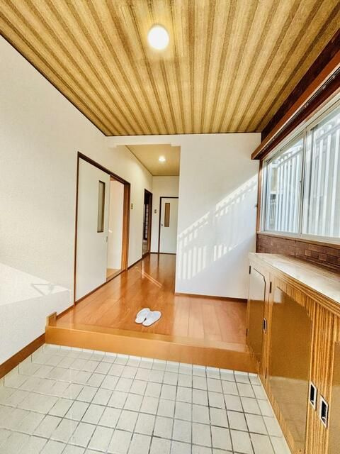 毛見戸建　１４３７－２３５の玄関