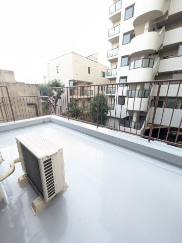 あおばビルのバルコニー