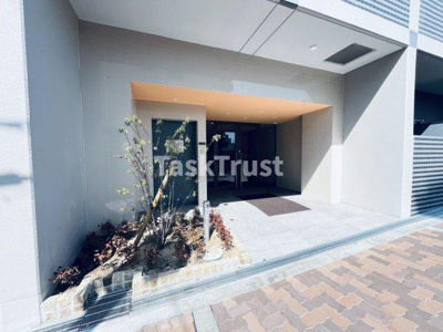 【エントランス】 | ロイヤルクィーンズパーク浪速