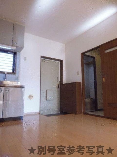 ヴィラコートF.Kの居間・リビング