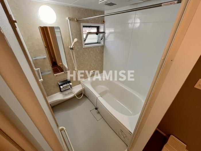 ハピネスAの浴室