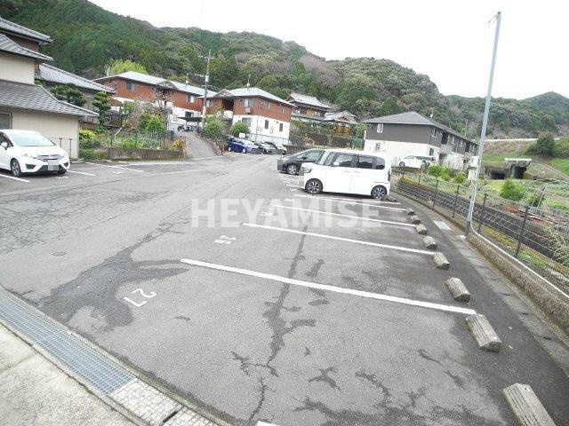 セジュールTOMO　Bの駐車場