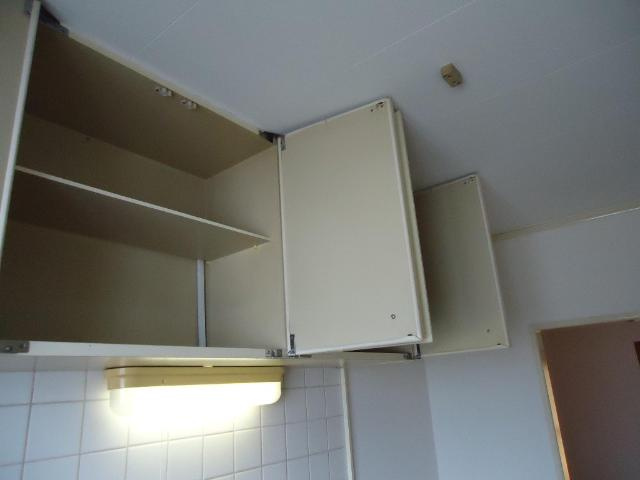 クリスタルハイツⅠのキッチン|キッチン吊戸棚