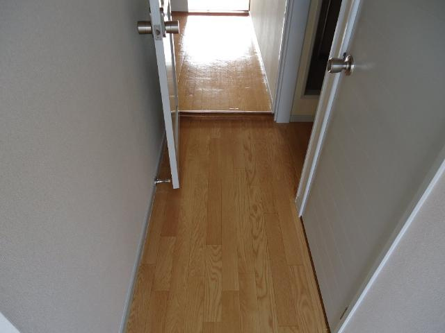 クリスタルハイツⅠの内装|廊下