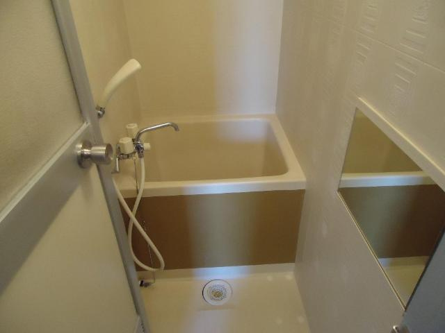 クリスタルハイツⅠの浴室|バス