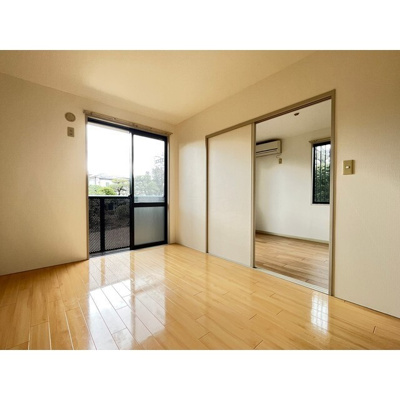 【居間・リビング】 | 洋室