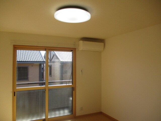 ピュア　C棟の居間・リビング|LDK（エアコン付き）