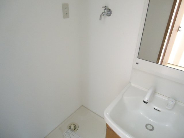 メゾンドゥーズのその他|洗濯機置場