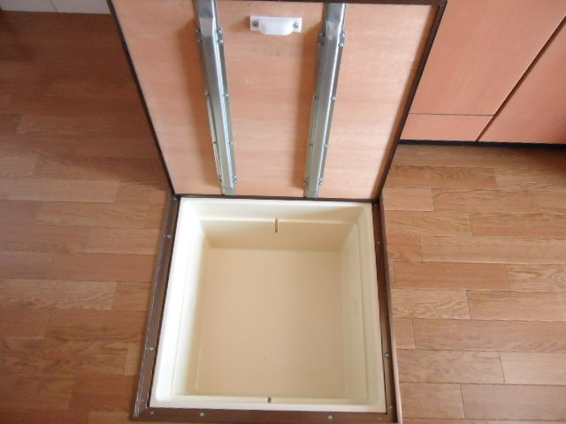 メゾンドゥーズの収納|床下収納　オープン