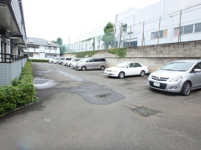 ★敷地内駐車場★（空き確認・使用料等詳細はご確認下さい）