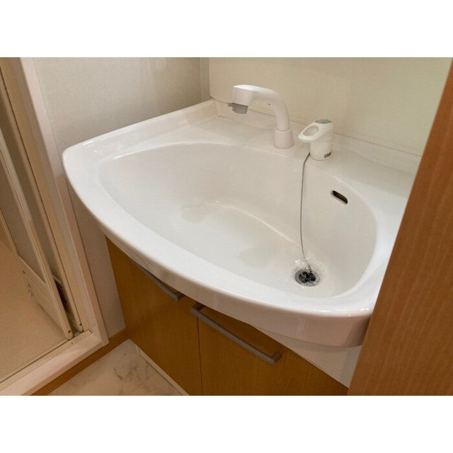 岐阜市柳津町南塚３丁目のアパートの洗面所