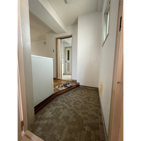 カワセコーポの玄関|下駄箱有ります