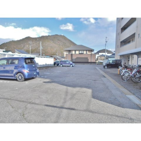 アビタシオンＯＨＮＯの駐車場