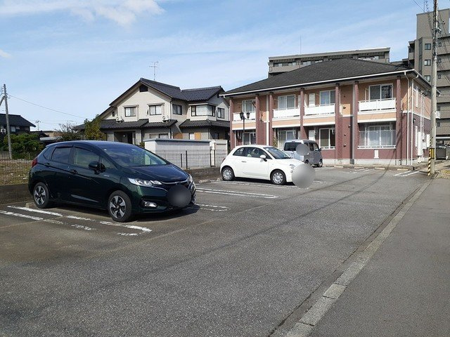 モワメームの駐車場|車をお持ちの方に嬉しい駐車場付きの物件です