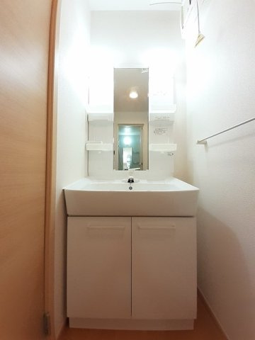 シャルマン　Ⅱの洗面所|脱衣スペースもあります