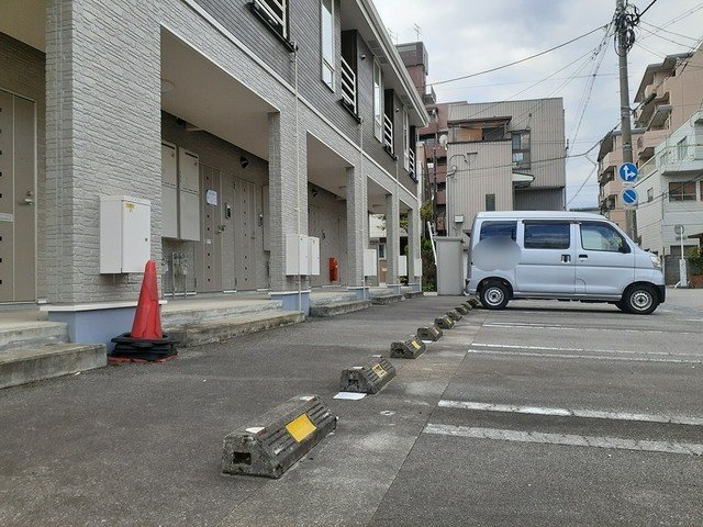 アクシズ小島の駐車場|駐車場があります