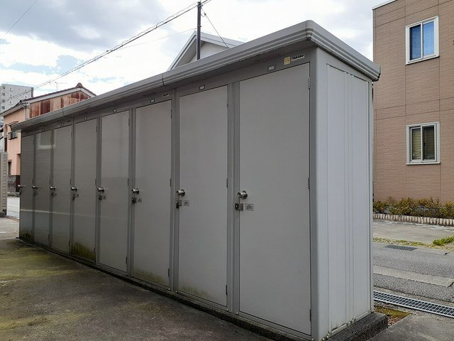 アクシズ小島の設備