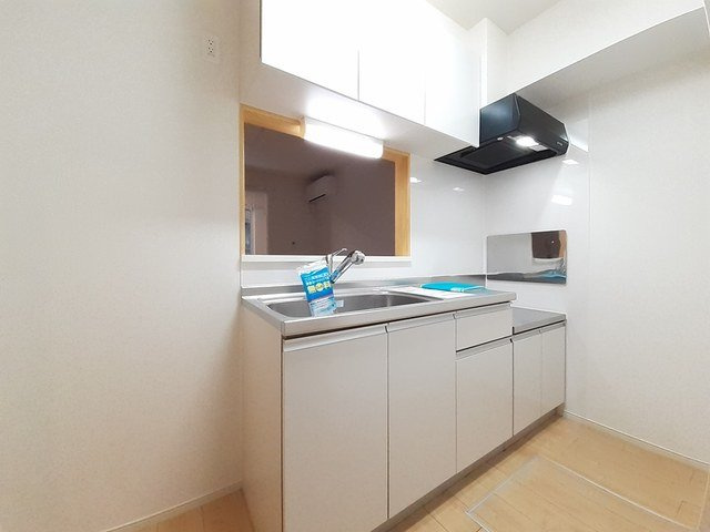 ハッピーフィールドあじさい館のキッチン|コンパクトなキッチンで掃除もラクラク