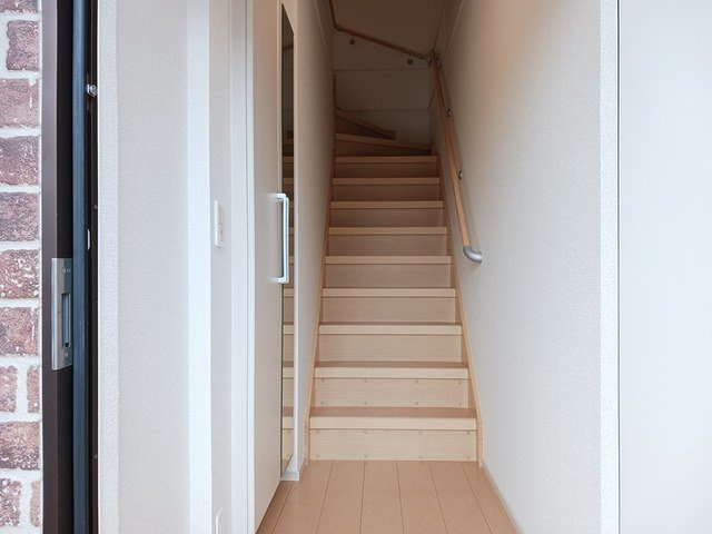 アプローズムーンⅤの玄関|きれいな玄関です