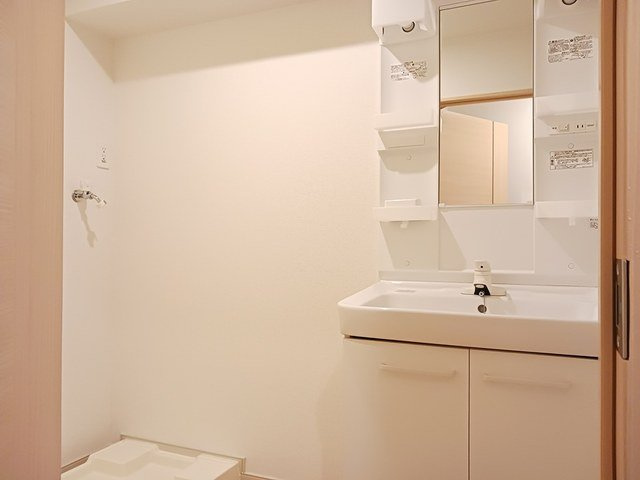 アプローズムーンⅤの洗面所|忙しい朝には欠かせない洗面所です