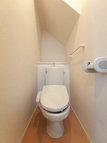 ソレアードＳのトイレ|落ち着いたトイレです