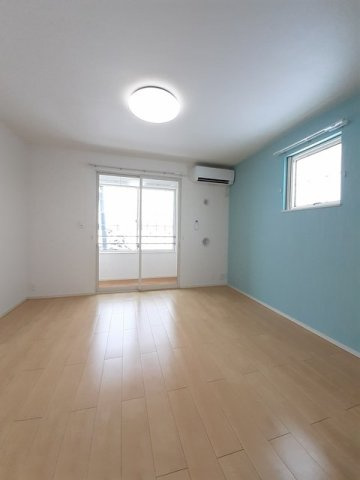 リブレ本郷Ⅰの居間・リビング|こちらのリビングで趣味の時間をお楽しみください