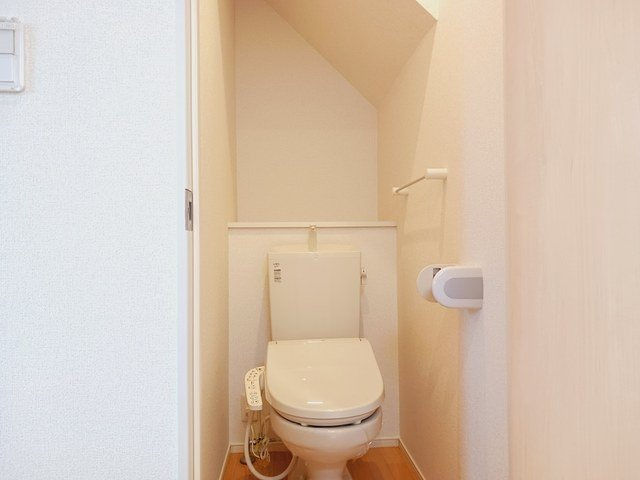 グランツ町村Ⅱのトイレ|落ち着いた色調のトイレです