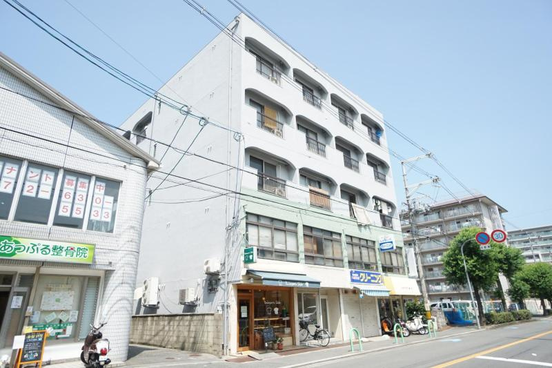 関山ビルの外観|きれいな外観です