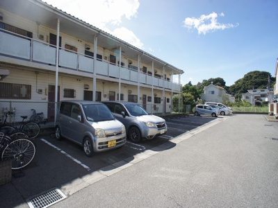 【駐車場】 | プロムナードⅡ | 駐車場2台可能です♪