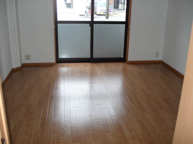 オリンピア　１６の居間・リビング|洋室