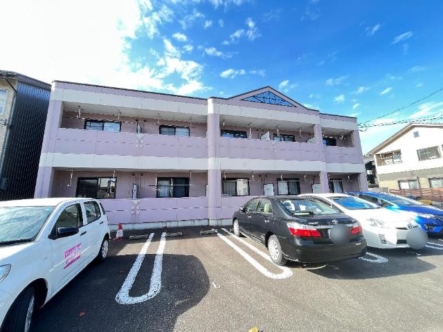 オリンピア　１６の駐車場|外観写真（昼）