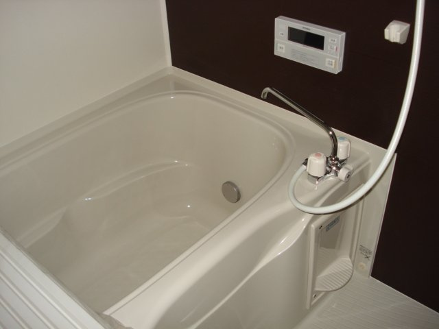 ラ・カンパネラ　Ｂの浴室|浴室