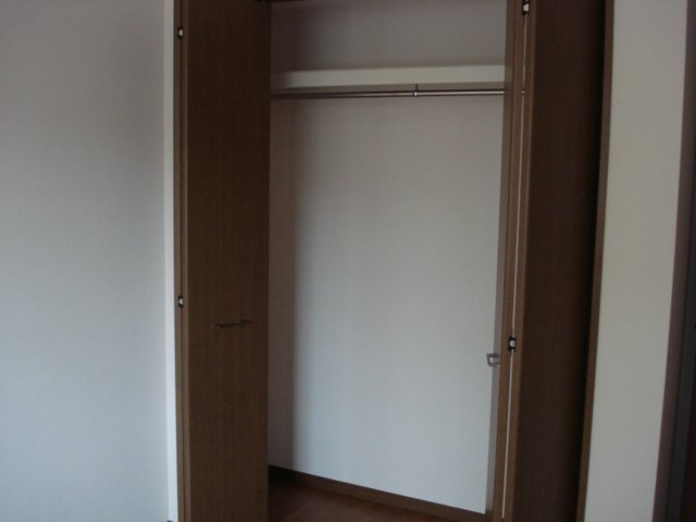 ラ・カンパネラ　Ｂの収納|洋室1　クローゼット