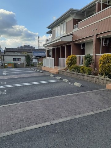 ブリッサの駐車場