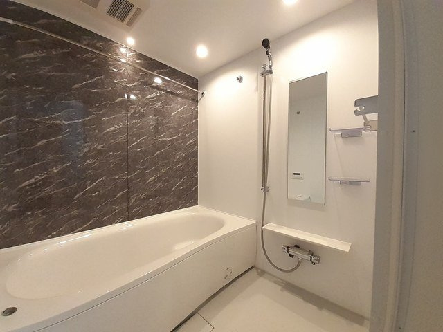 イタニティー富山の浴室