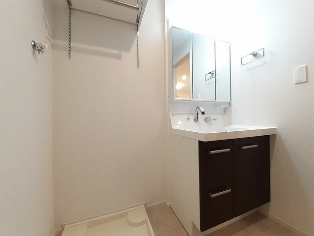 イタニティー富山の洗面所