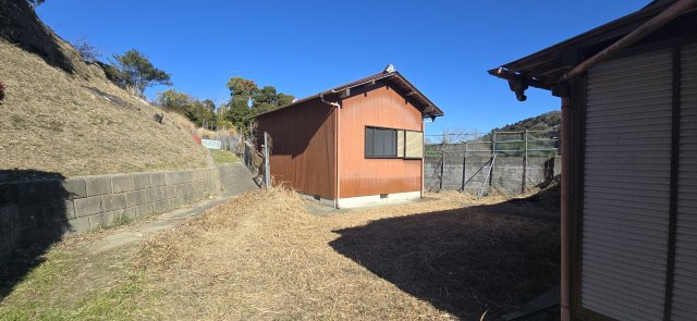 富津市田倉　中古戸建の庭|畑や遊び場としても活用可能。