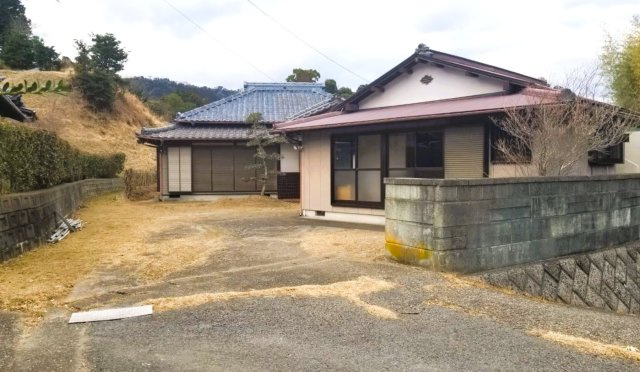 富津市田倉　中古戸建の駐車場|海まで車で約１９分。