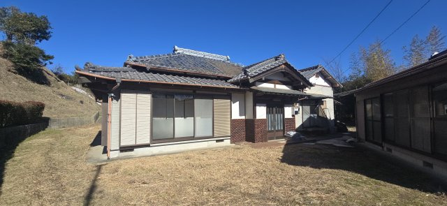 富津市田倉　中古戸建の庭|畑づくりも楽しめる、ゆとりのある敷地。