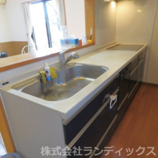 【キッチン】 | 昭島市上川原町１丁目　中古戸建 | 対面式キッチンにはＩＨクッキングヒーターと食洗器があります♪